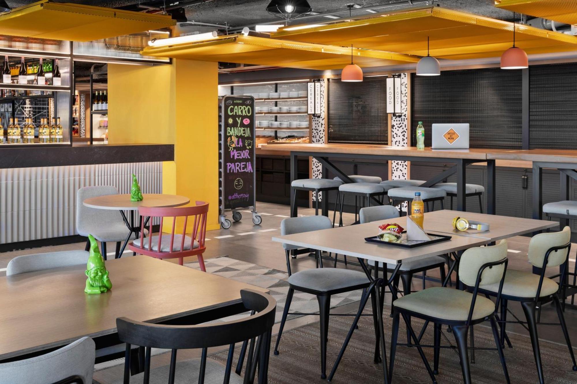 Moxy Hotel 4*