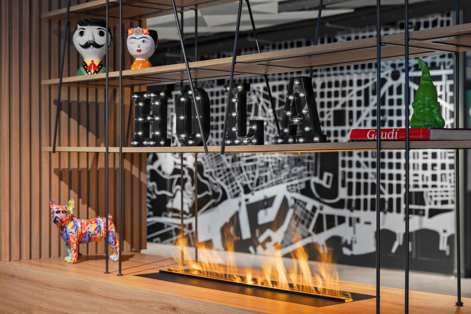 Moxy 4*